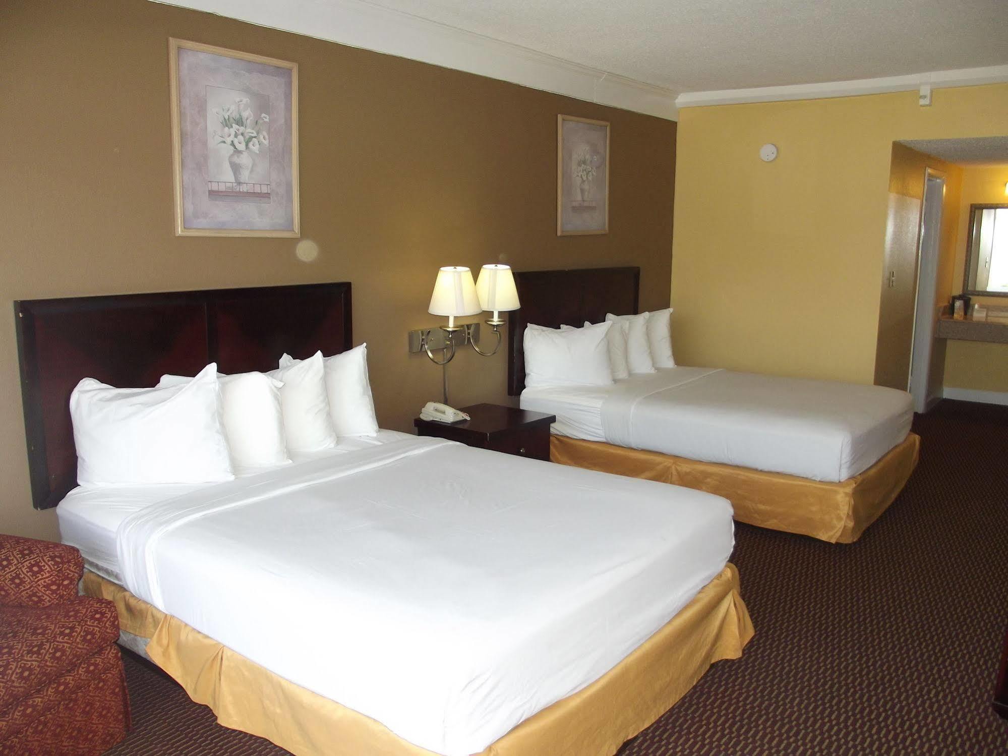 Ambassadors Inn & Suites Virginia Beach Exterior photo